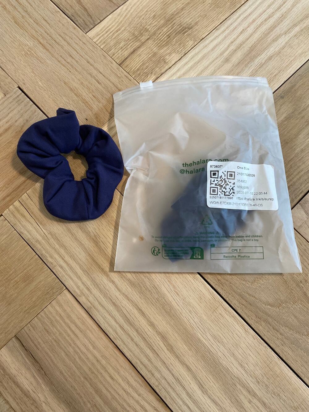 New Halara Set of 2 Navy Scrunchies